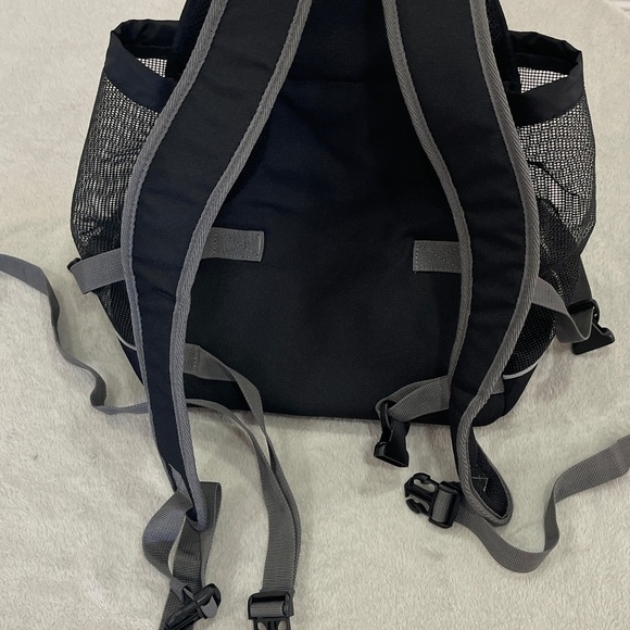 NEW Pet Backpack Carrier (medium) & Pet Umbrella - Picture 6 of 13